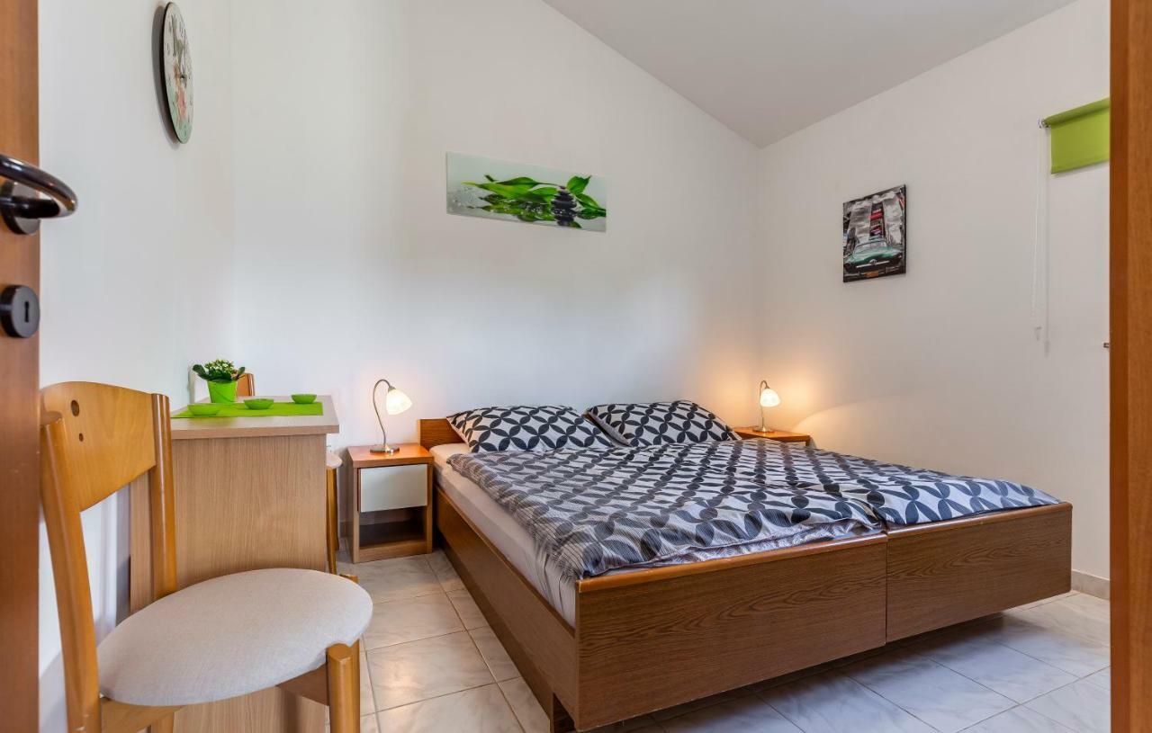 Apartment Denis Медулин Екстер'єр фото