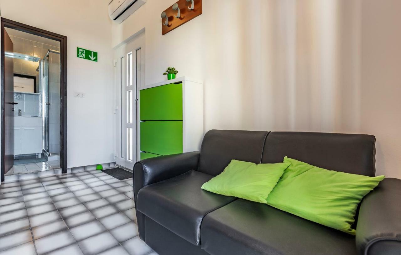 Apartment Denis Медулин Екстер'єр фото